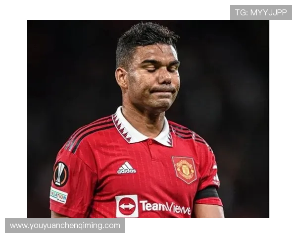 费迪南德称卡塞米罗红牌过重并赞扬曼联高效传中战术表现出色